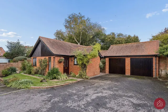 3 bedroom house, Oxford Road, Garsington, OX44