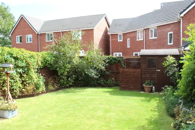 Photo 2 — Darwin Avenue, Dartford, DA1