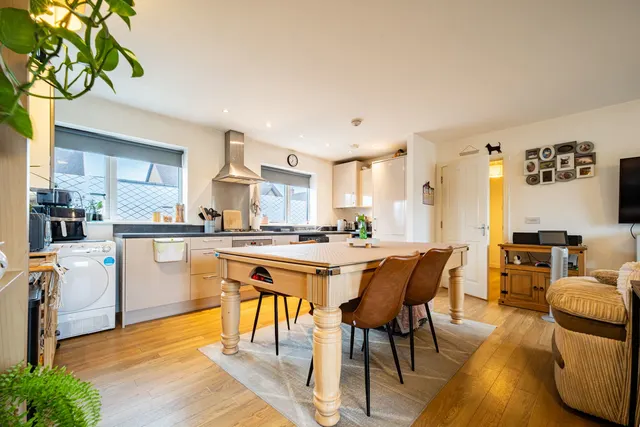 Barrosa Way, Whitehouse, MK8, photo 2