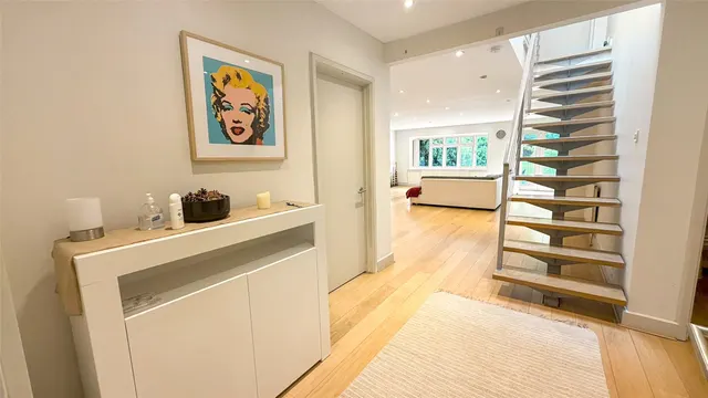 Photo 3 — Covert Way, Hadley Wood, EN4 0LT