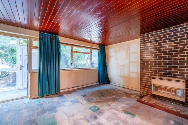 Photo 2 — Green Lane, Hanworth, TW13 6TN