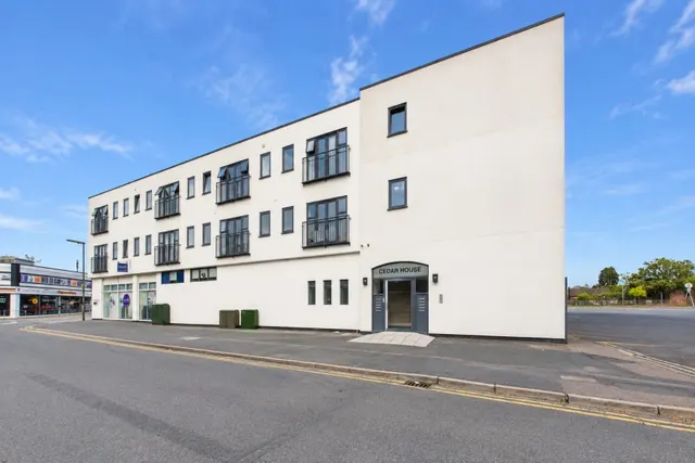 Cedar House, Frimley, GU16, photo 1