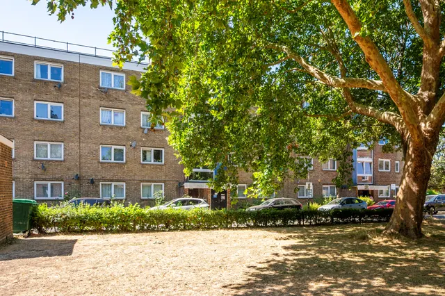 24 Dunnock Court, Elmworth Grove, London, photo 1