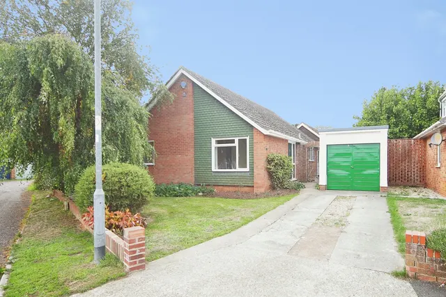 Newlands Crescent, Ruishton, TA3, photo 1