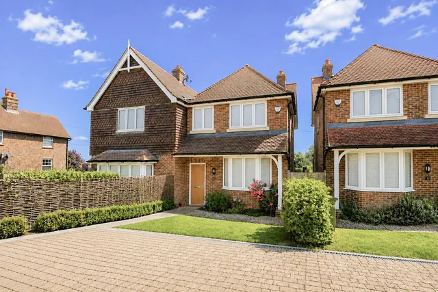 Cornford Crescent, Berwick, BN26 6GF, photo 1