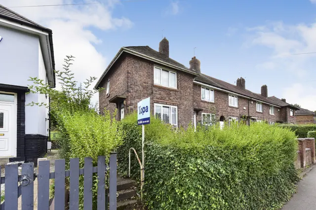 2 bedroom house, Deerlands Avenue, Sheffield, S5