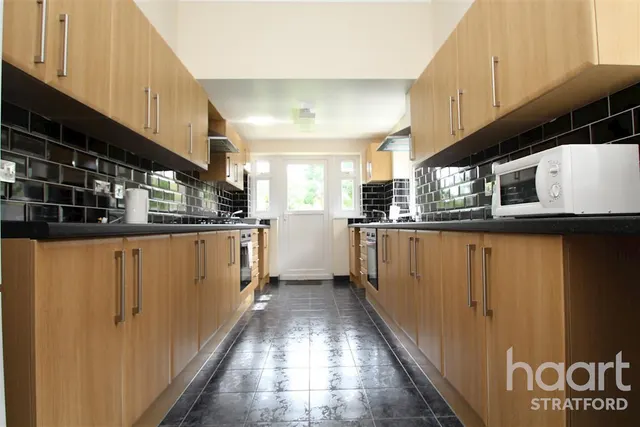 Earlham Grove, Forest Gate, E7, photo 3