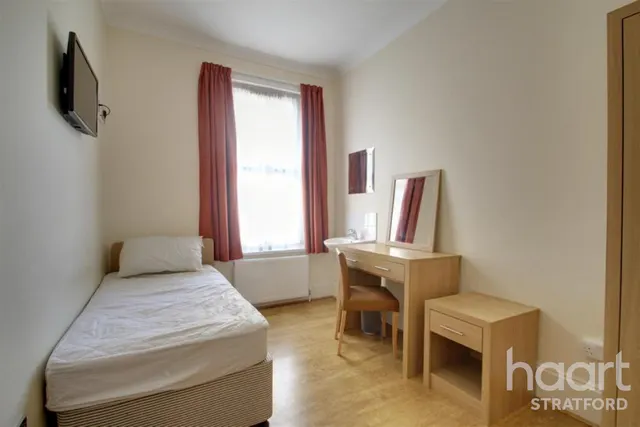 Earlham Grove, Forest Gate, E7, photo 1