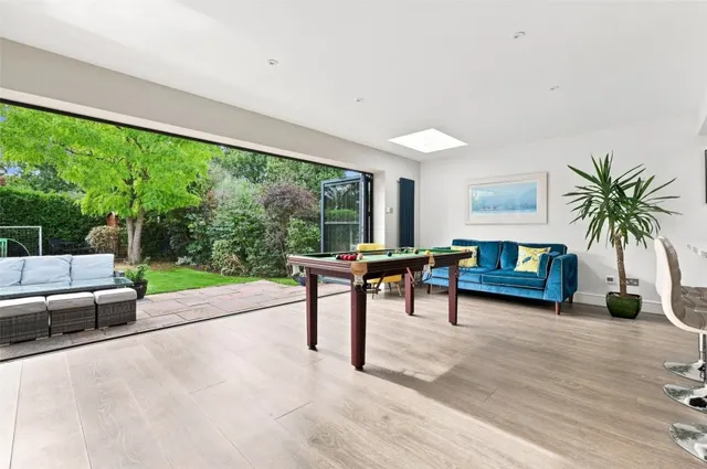 with 4 bedrooms in Bishop's Stortford, CM23, photo 3