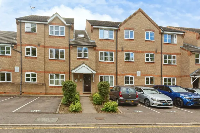 Hilda Wharf, Aylesbury, photo 1