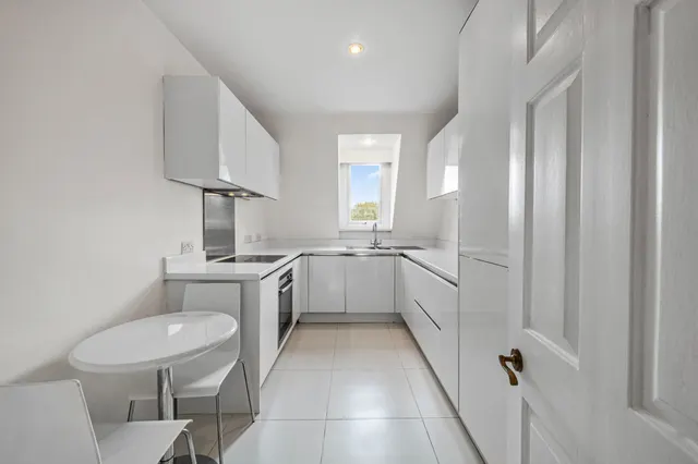 Culford Gardens, Chelsea, SW3, photo 2