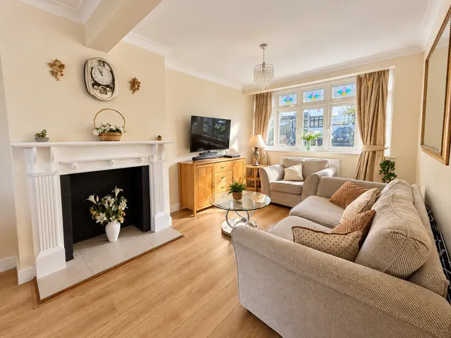 Highfield Road, Woodford Green, IG8, photo 2