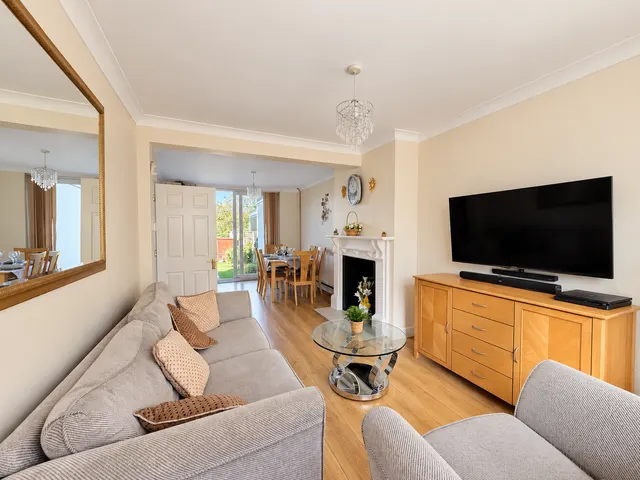 Highfield Road, Woodford Green, IG8, photo 3