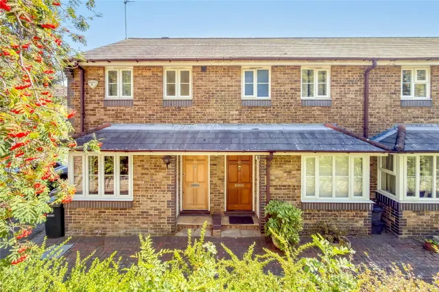 De Tany Court, St Albans, Hertfordshire, AL1 1TX, photo 1