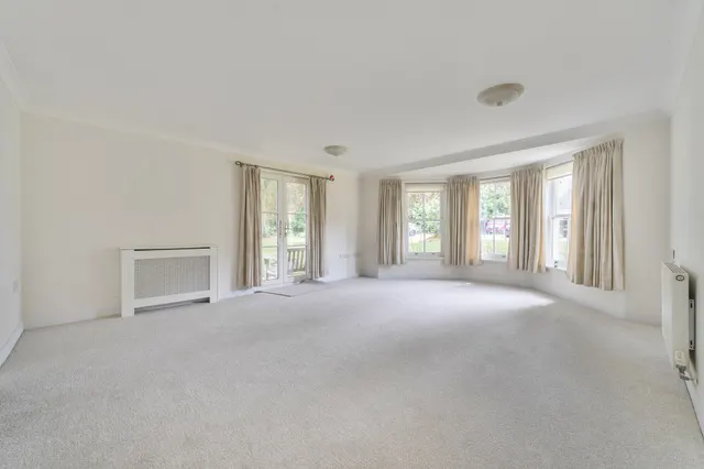 Photo 3 — Chesterton House, Cirencester, GL7