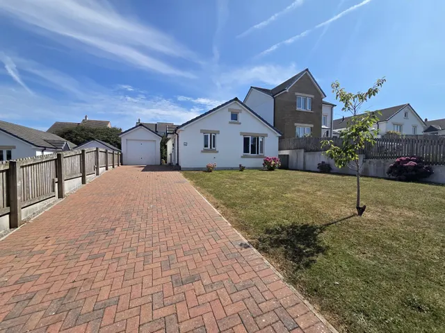 Sika Drive, Helston, TR13