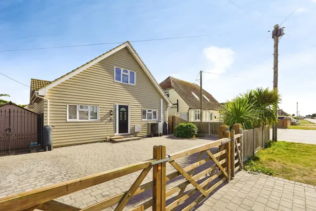 Hardy Road, Greatstone, New Romney, Kent, TN28, photo 1