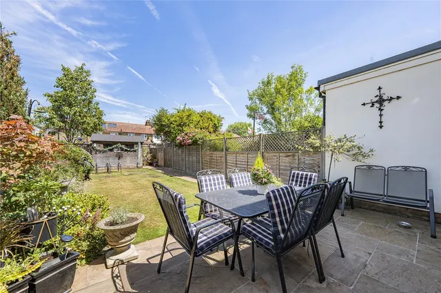 Dell Road, West Drayton, UB7, photo 2