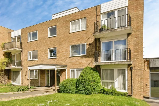 Priory Court, Hitchin, photo 1