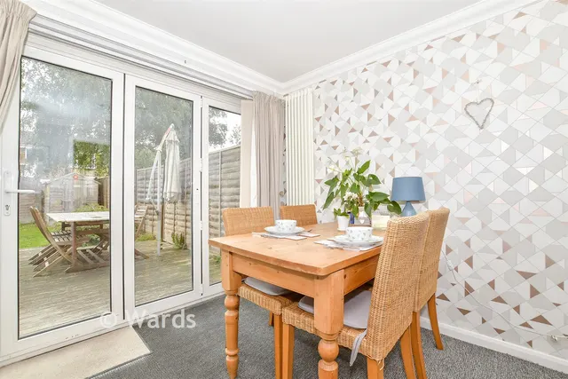 Cobbs Close, Paddock Wood, TN12, photo 3