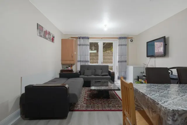 Wellington Road, London, E7, photo 3