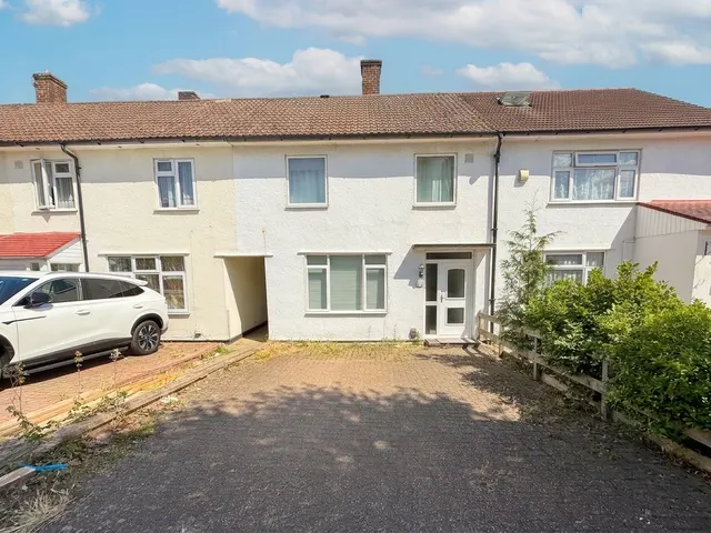 Prestwick Road, Watford, WD19, photo 1