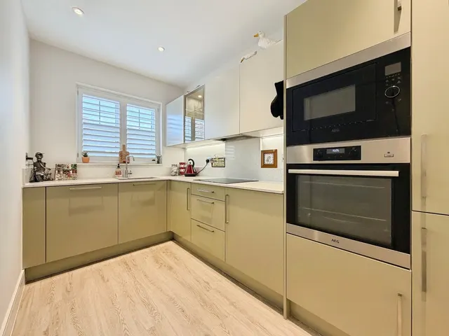 Photo 2 — Emerald Avenue, Fleet, Hampshire, GU51 5DG