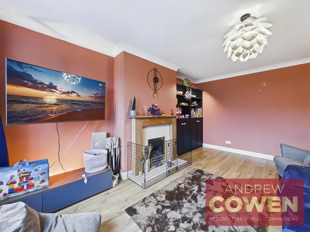 Photo 3 — Burniston Gardens, Scarborough YO13 0HW
