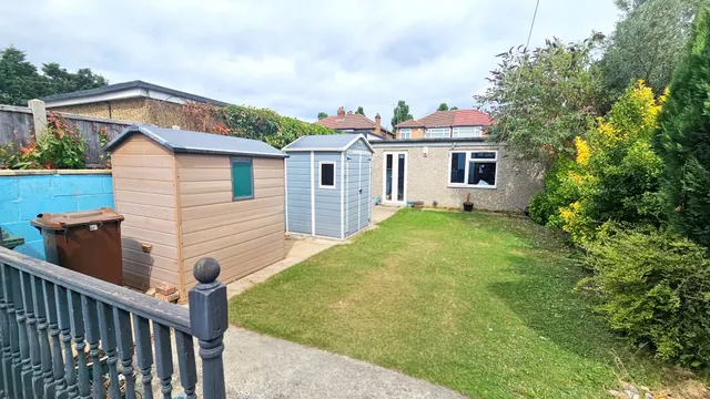 3 bedroom house — Morley Crescent East, Stanmore, HA7