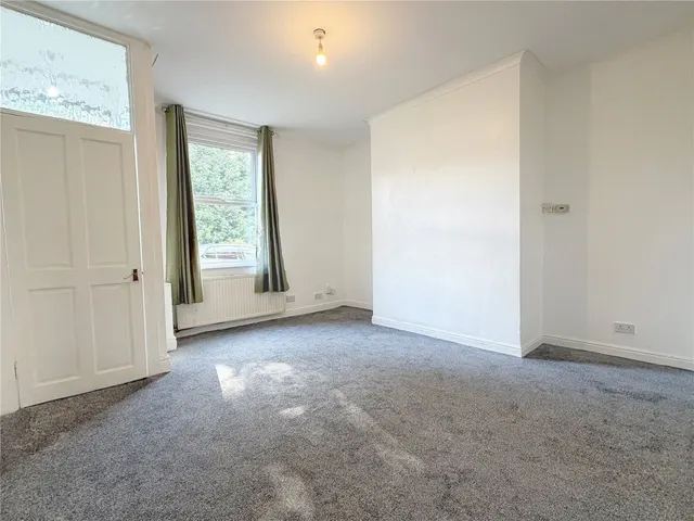 Grosvenor Street, Heywood, OL10, photo 1
