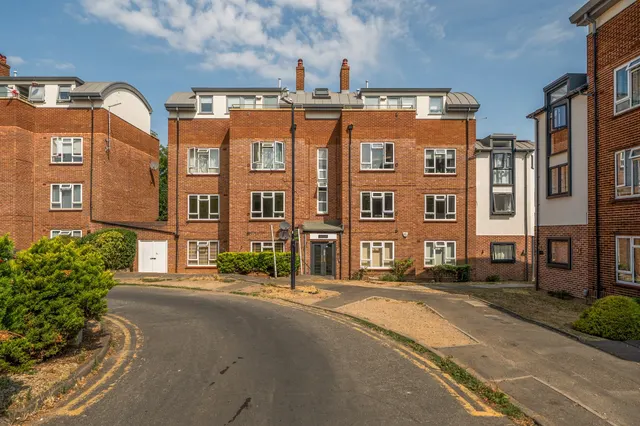 Courtlands, Maidenhead, SL6, photo 1