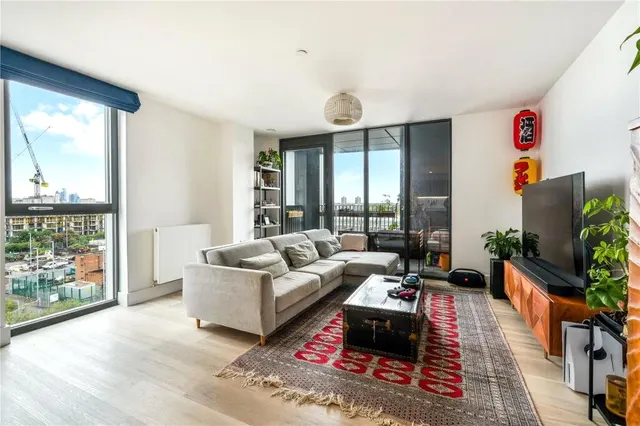 Barley Lane, London, E15, photo 1