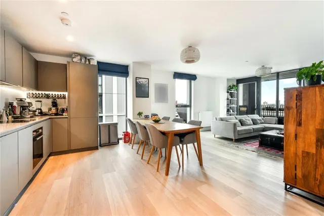 Barley Lane, London, E15, photo 2