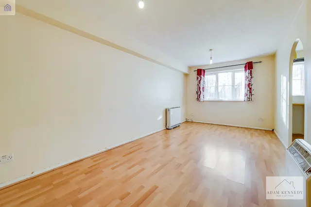 Photo 2 — Flat 2 Stuart House 24 Scotland Green Road, Enfield, Greater London, EN3 4RU