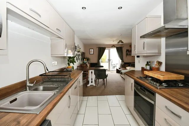 Photo 3 — Canal Court, Saxilby. Lincoln