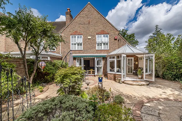 Photo 3 — Paget Place, Kingston Upon Thames, KT2