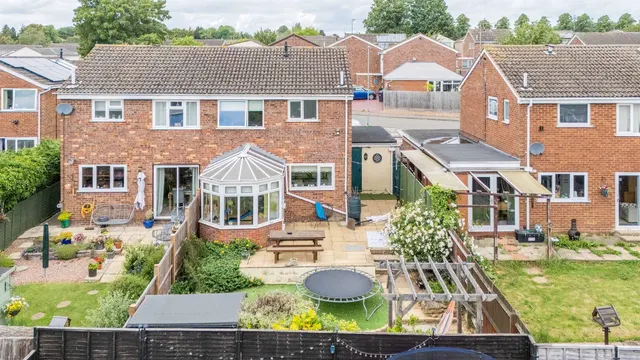 Millholm Road, Kettering, NN14, photo 3