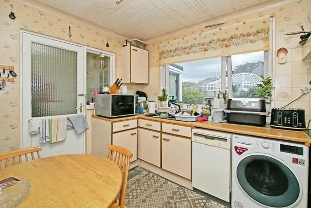 Alexandra Close, Illogan, TR16, photo 3
