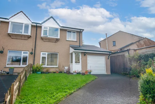 Hayclose Crescent, Kendal, LA9, photo 1