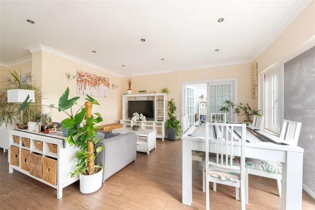 Grendon Way, Bierton, HP22, photo 3