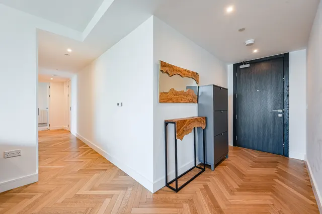 Photo 3 — Flat 1004, Clement Apartments, Woolwich