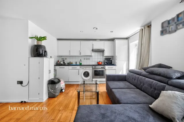Camberwell Road, London, photo 1