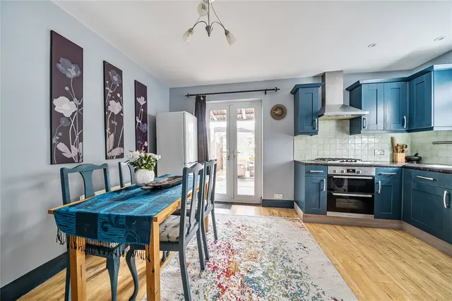 Weston Avenue, Addlestone, KT15, photo 2