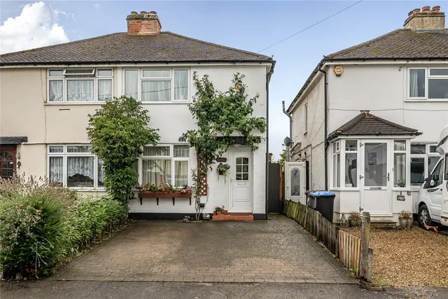 Weston Avenue, Addlestone, KT15, photo 1