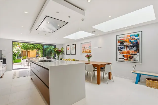 Ouseley Road, London, SW12, photo 1