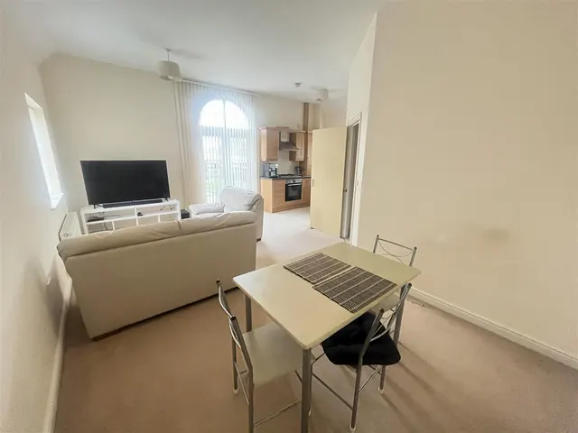 Anglesey Road, Burton-On-Trent, DE14, photo 2
