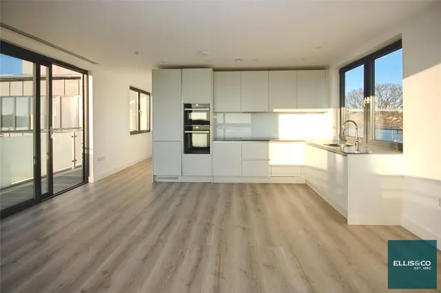 Wickliffe Avenue, Finchley, N3, photo 1