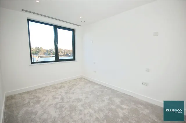 Wickliffe Avenue, Finchley, N3, photo 2