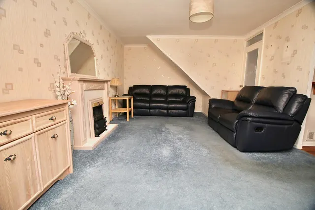 Photo 3 — Hawthorn Road, Cumbernauld, G67 3LX