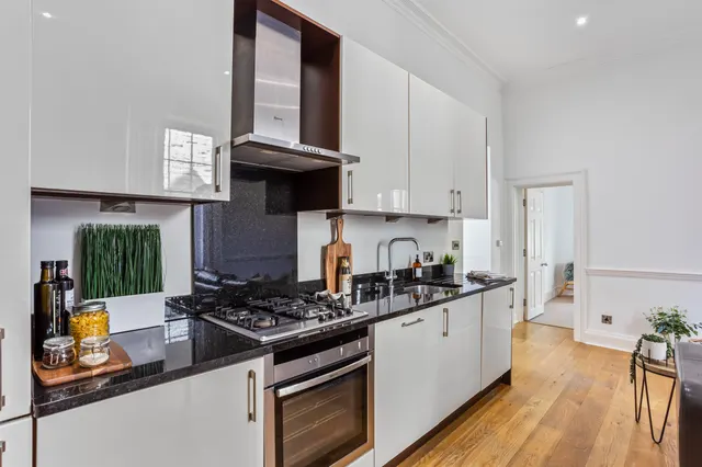 Photo 3 — Milsom Place, Bath, BA1